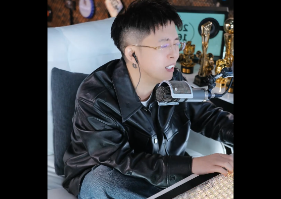王冕都佩服粉丝能看自己10年开播