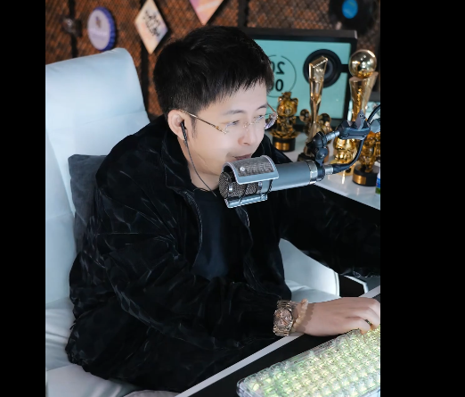 粉丝强烈要求王冕参与团战比拼!