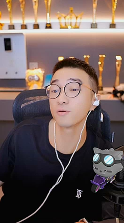 心里有阴影,老毕不敢收转账!