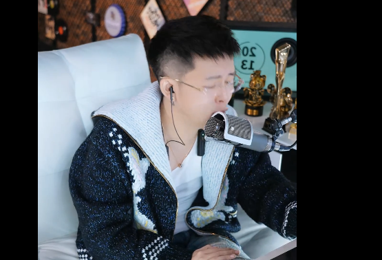 王冕谈自己每次线下唱歌，都有女孩疯狂