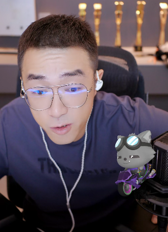 减肥成功后,神豪向老毕咨询减肥相关!