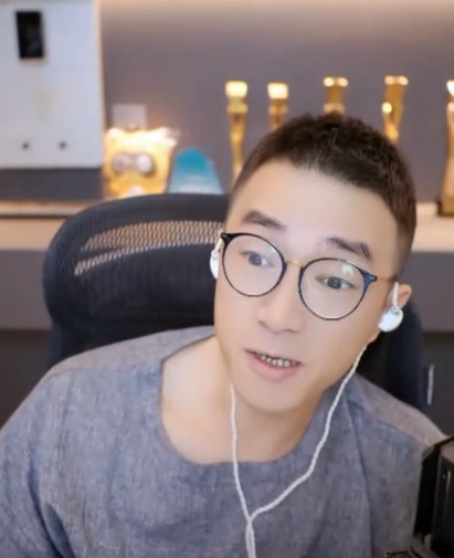 老毕有底气,腹肌半个月就能练回来