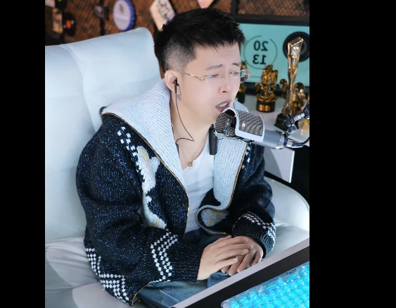 王冕谈不仅自己,明星岁数大了嗓子也老化