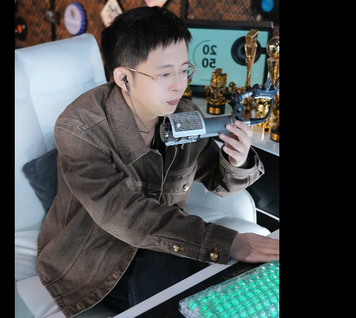 岁数大!王冕身体不舒服,就要马上量血压