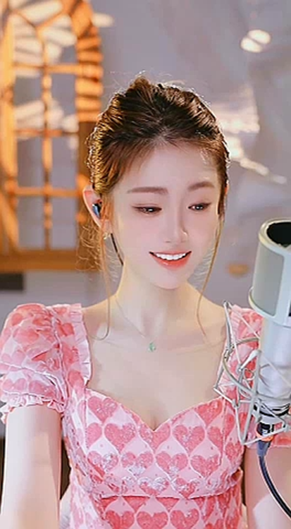 被众粉丝圈,微凉拒绝介入老毕离婚事件!