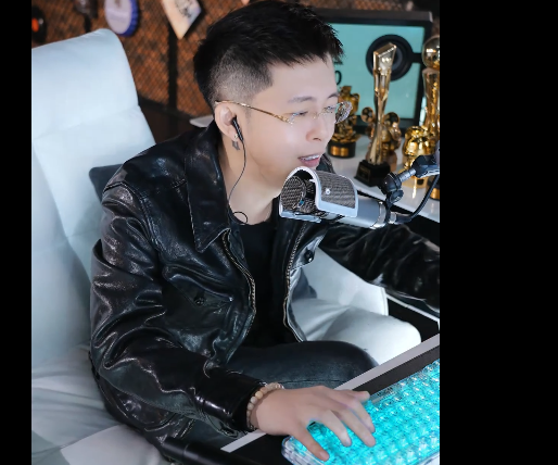 神豪年哥称赞王冕的粉丝军团散票实力强