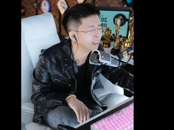 神豪年哥承诺给王冕攒九色神鹿特效礼物