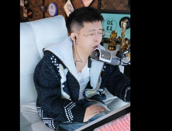 王冕谈不仅自己,明星岁数大了嗓子也老化