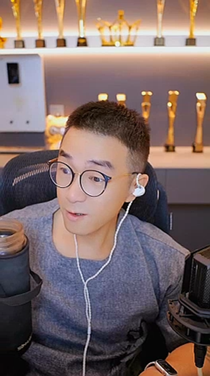 老毕YY好友聊天约妹子,结果短视频推到了