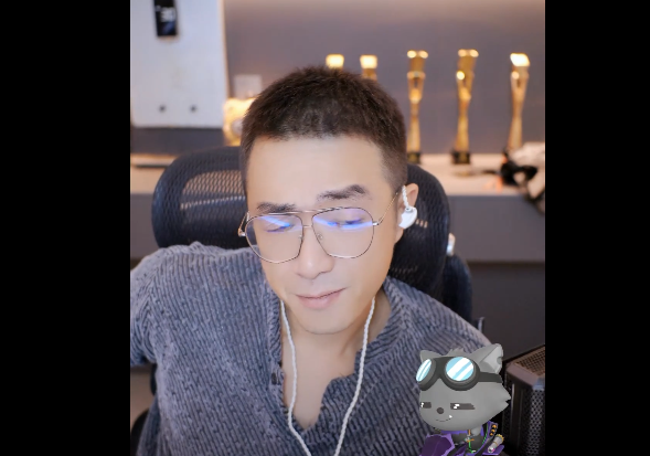 大哥许久没来!老毕没想到大哥有女友了