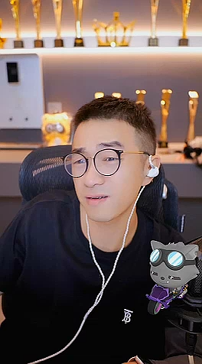 心里有阴影,老毕不敢收转账!