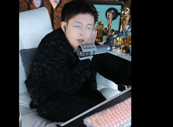 王冕开播这么多年最大财富,就是认识众神豪