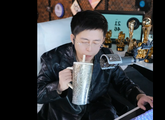 王冕呼吁粉丝顶榜,完成今天开播目标