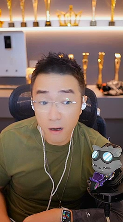 毕：只要后台是7038和燃点的都是自己人