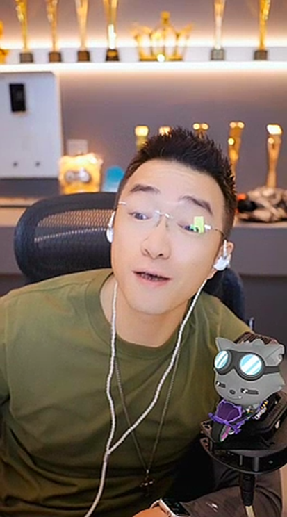 老毕:我永远是微凉得不到的男人!