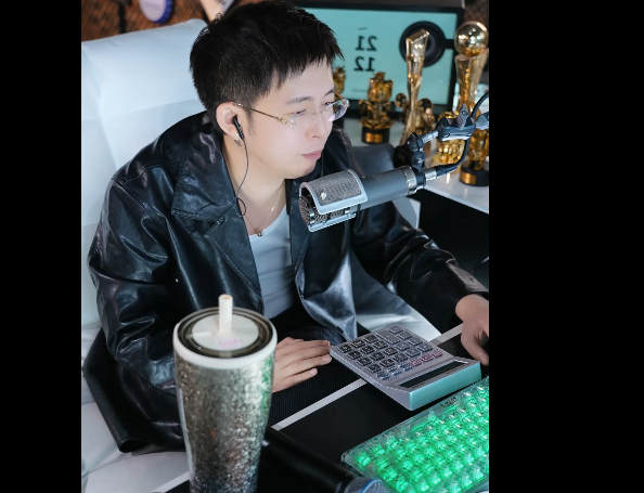 王冕感谢神豪老公哥，在团战关键时刻豪刷礼