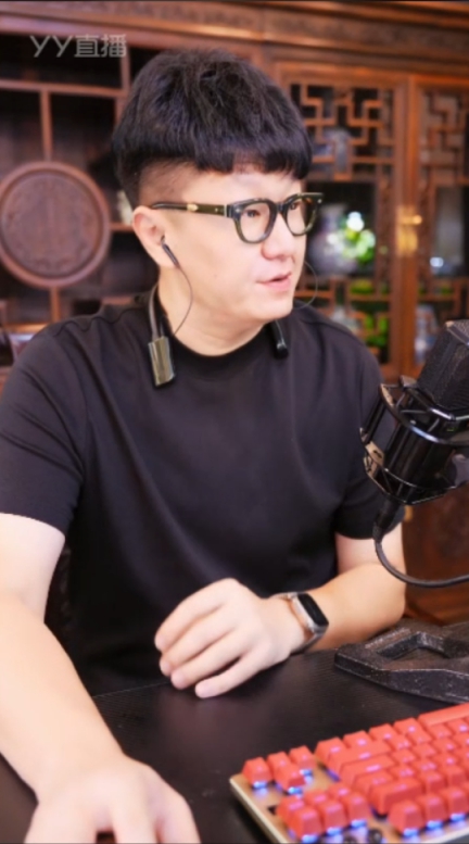 凡人哥豪刷,大佛不争宠,大哥喂菜就吃一口