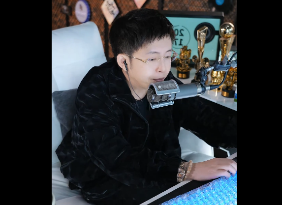 因为王冕回归YY开播,大量老粉下载回YY