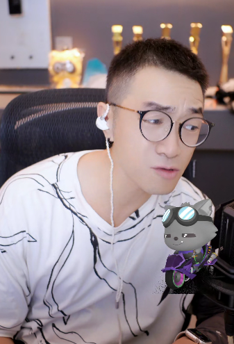 老毕改变自己，线上线下都一样