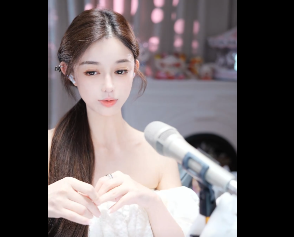 兰梦莎师父老毕，以前经常办活动收徒弟
