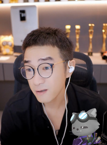 老毕谈自己能有几个女粉,就已经三生有幸了