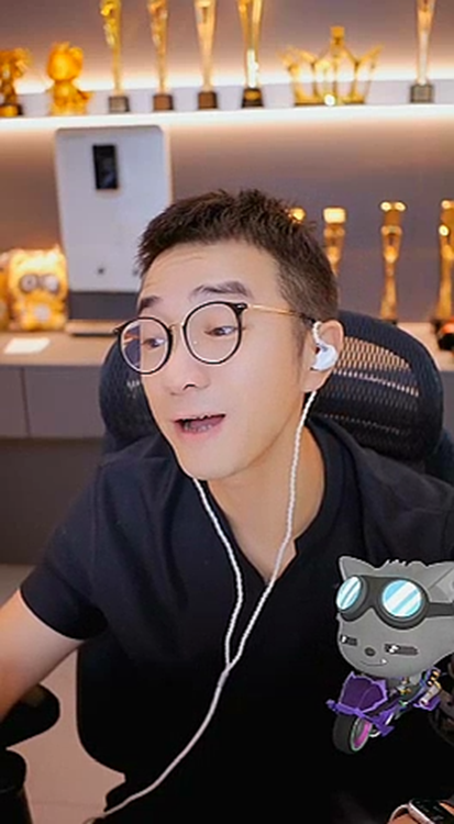 蛙哥深夜找老毕扑空,老毕直言心里有我就行