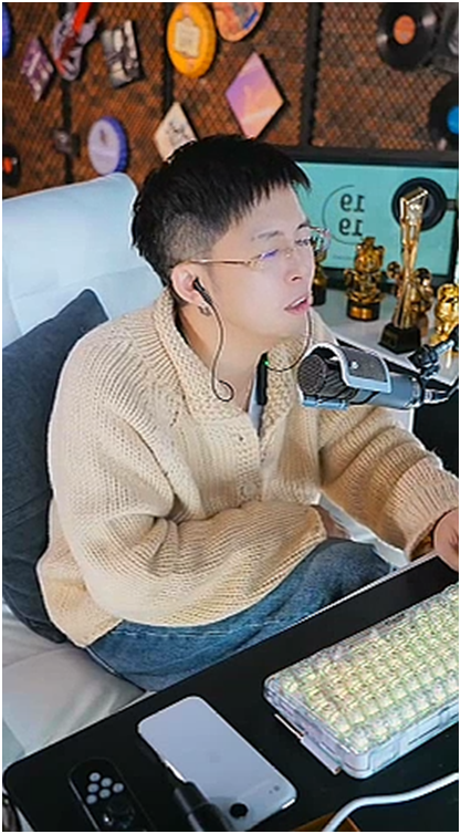 王冕当场对峙探戈:你有小妹妹我脑袋当球踢