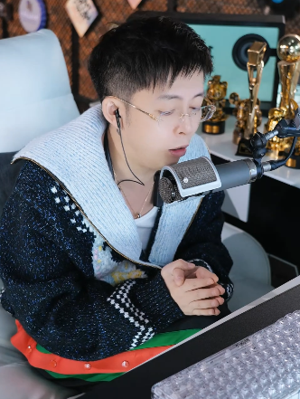 王冕同一首歌唱千次,粉丝也听不厌