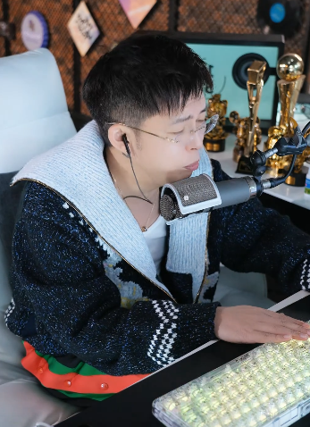 王冕同一首歌唱千次,粉丝也听不厌