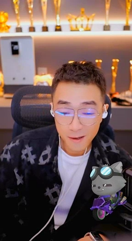 老毕到底走不走？坦言离不开直播！